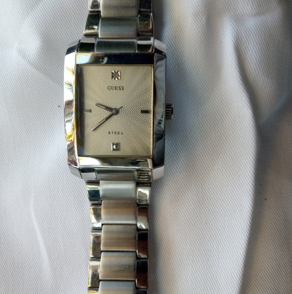 GUESS MEN'S STAINLESS STEEL HEAVY WATCH
